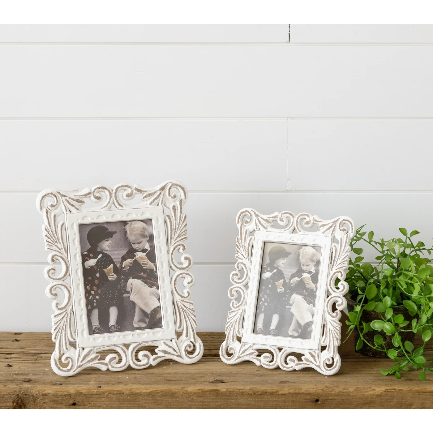 Set of 2 Carved Scroll Design Cottage Picture Frames