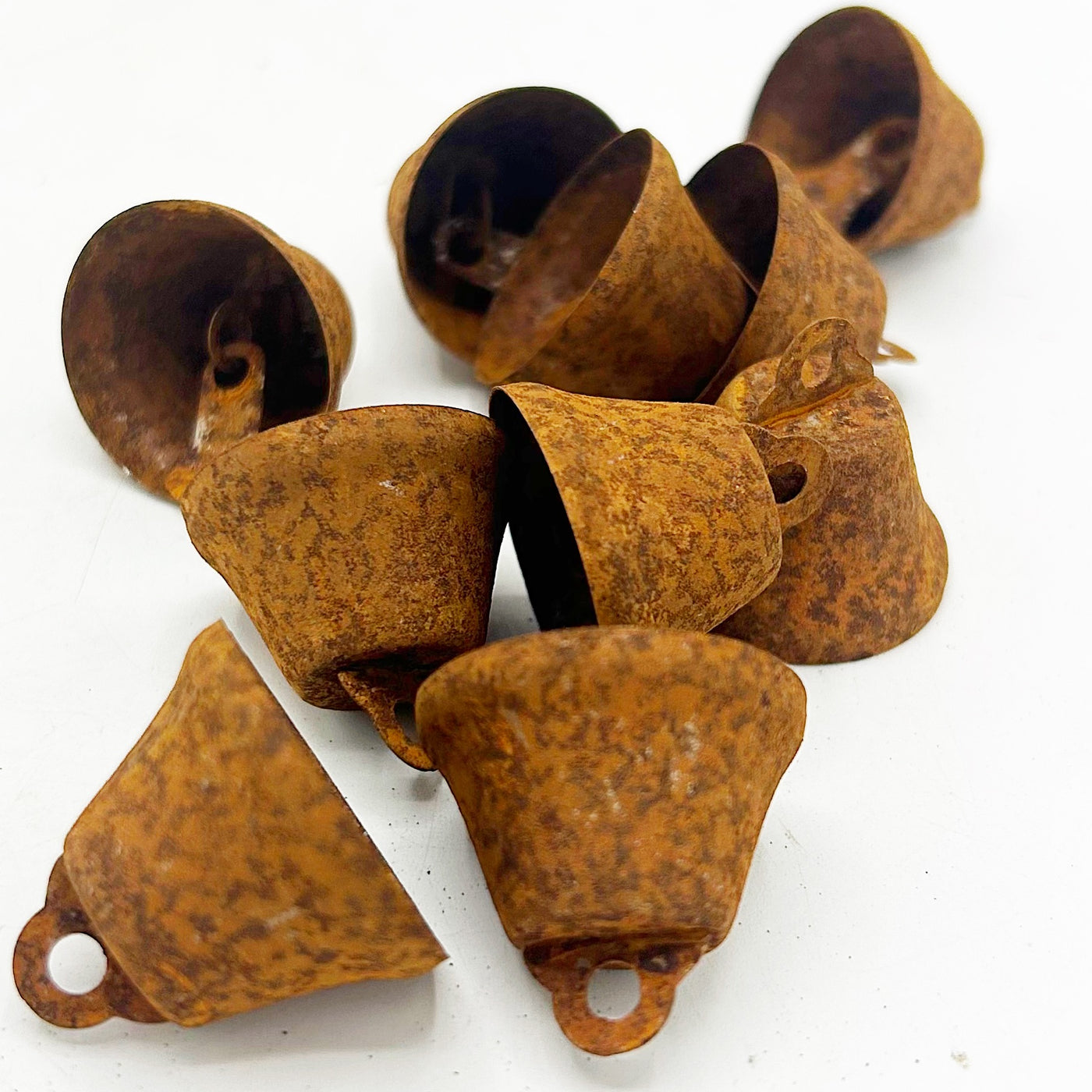 💙 Set of 10 Small Rusty Bells 1
