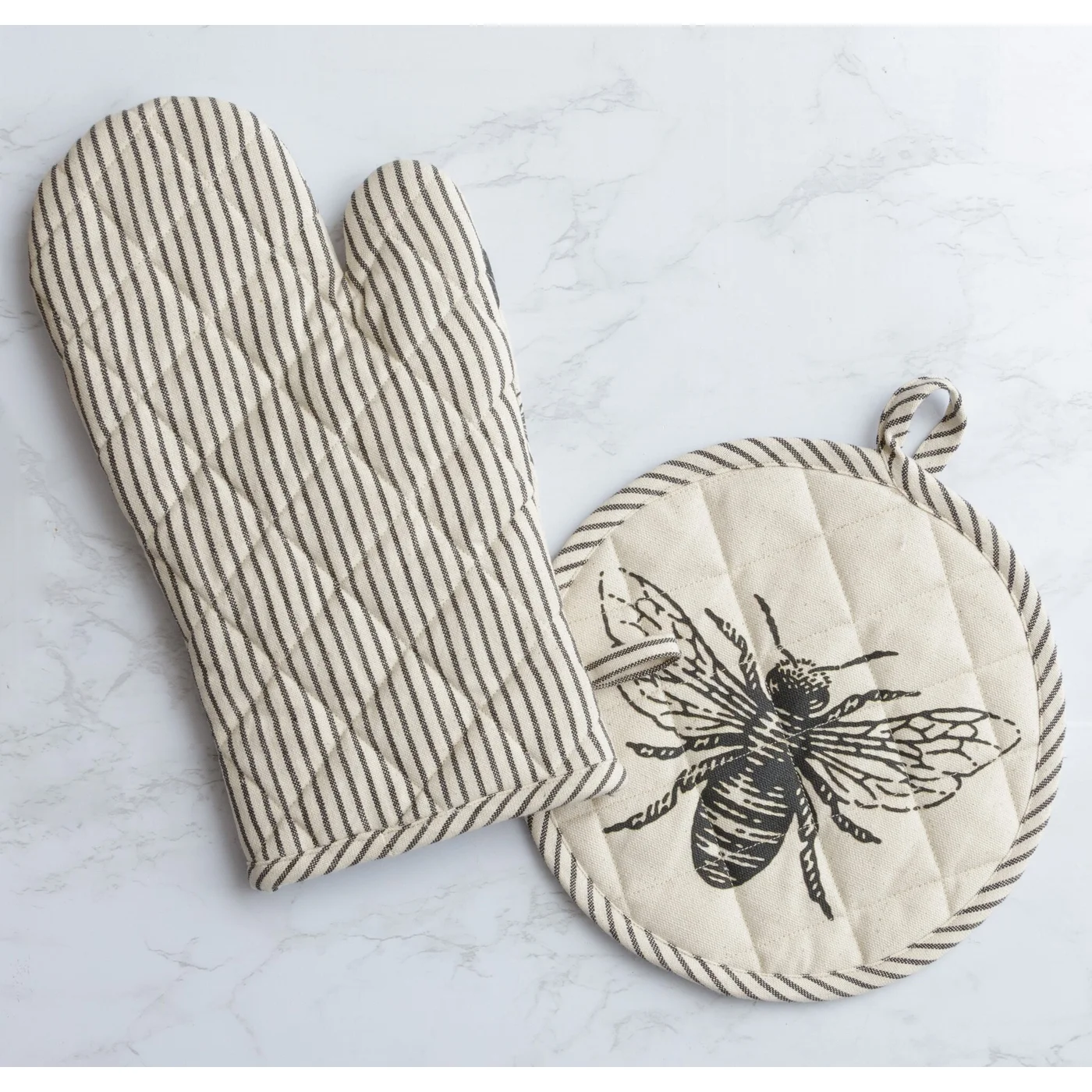 Bee Oven Mitt And Pot Holder