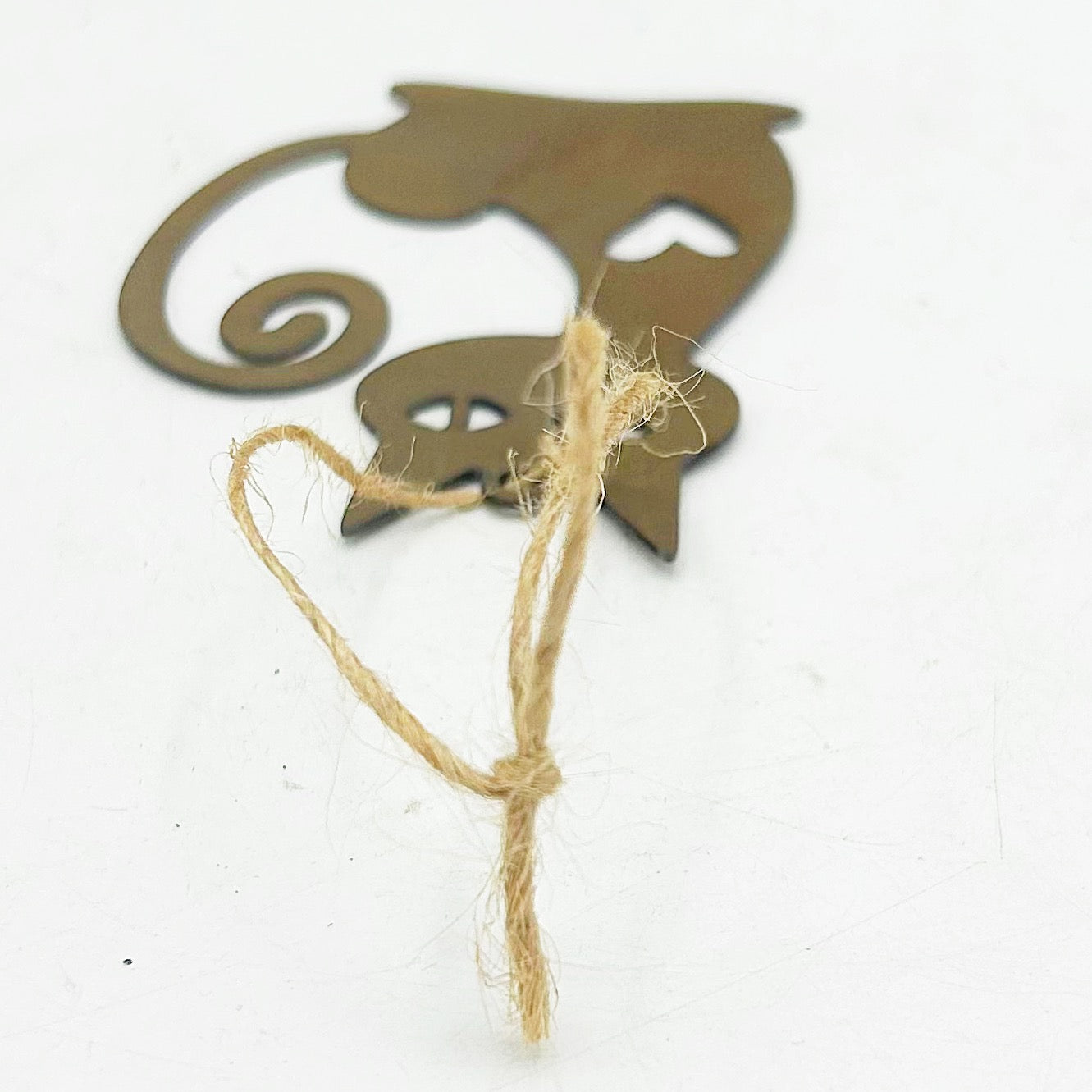 💙 Rusty Cat with Heart Flat Rustic Ornament