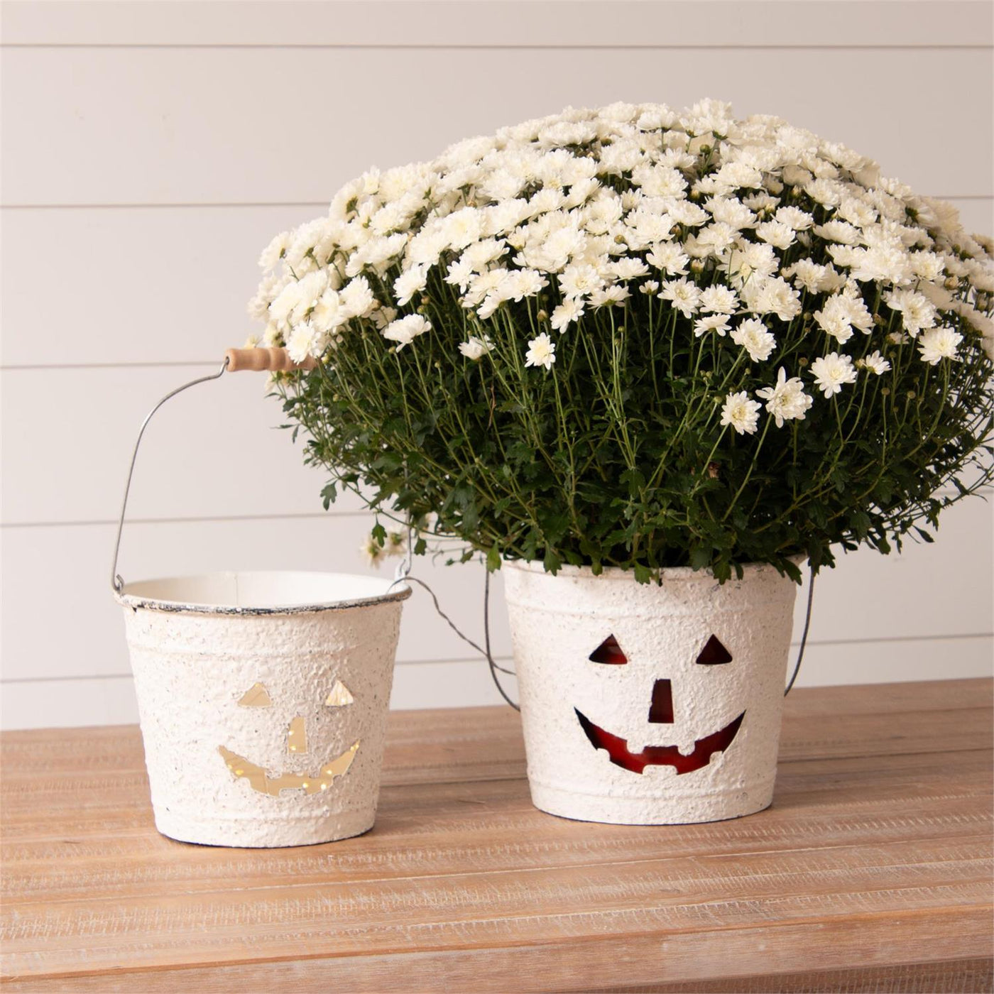 DAY 23 🎃 31 DAYS OF SPOOKYWEEN Set of 2 Rustic White Metal Jack O' Lantern Buckets