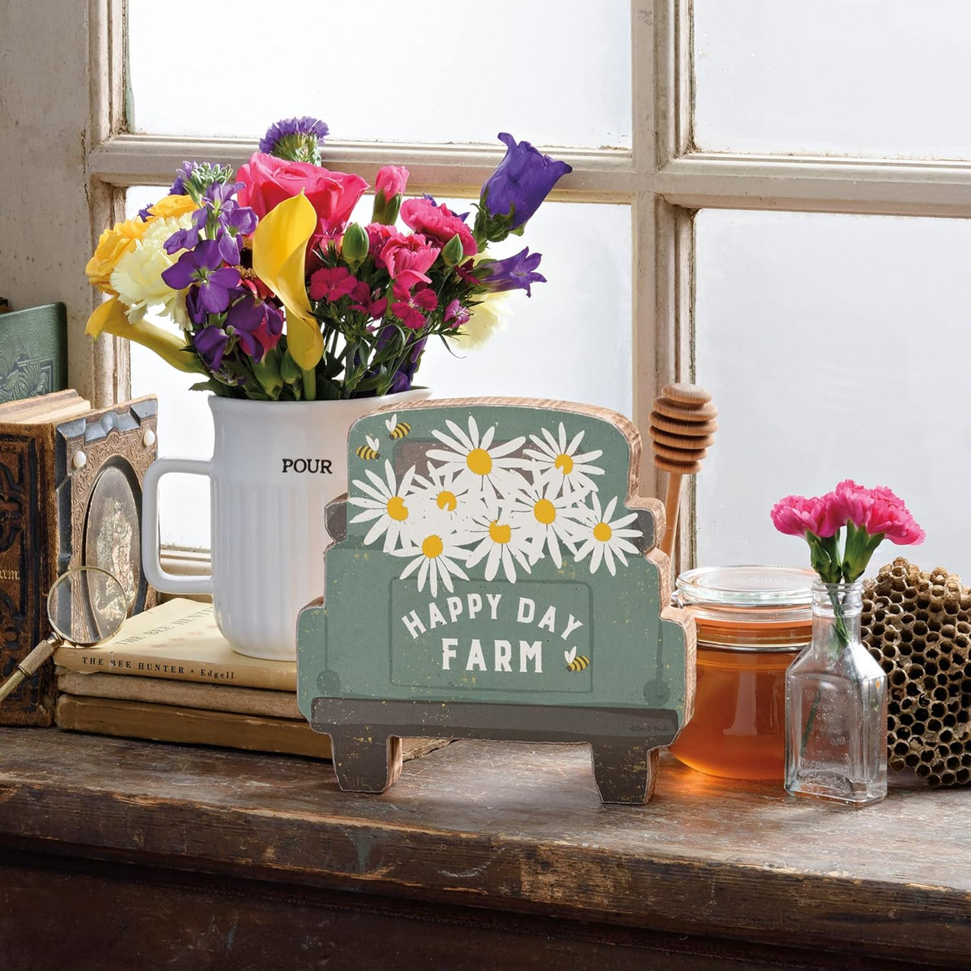 💙 Happy Day Farm Truck with Bees and Daisies 7" Sitter Sign