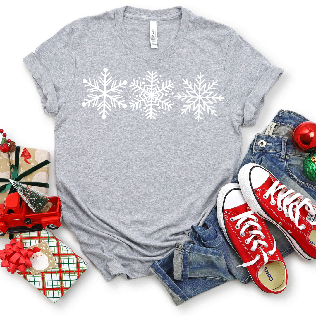 💙 🎄CHRISTMAS T-SHIRT Triple Snowflakes Christmas T-Shirt