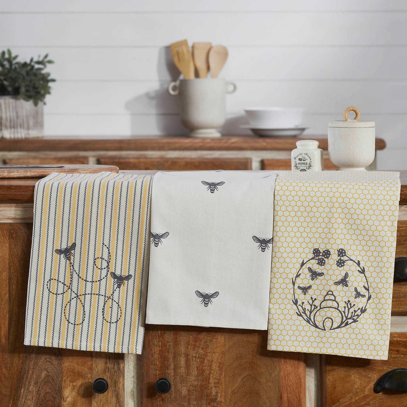 Set of 3 Buzzy Bees Tea Towels