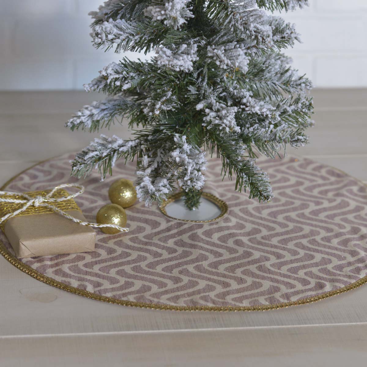 Magdalene Mini Tree Skirt 21" Diameter