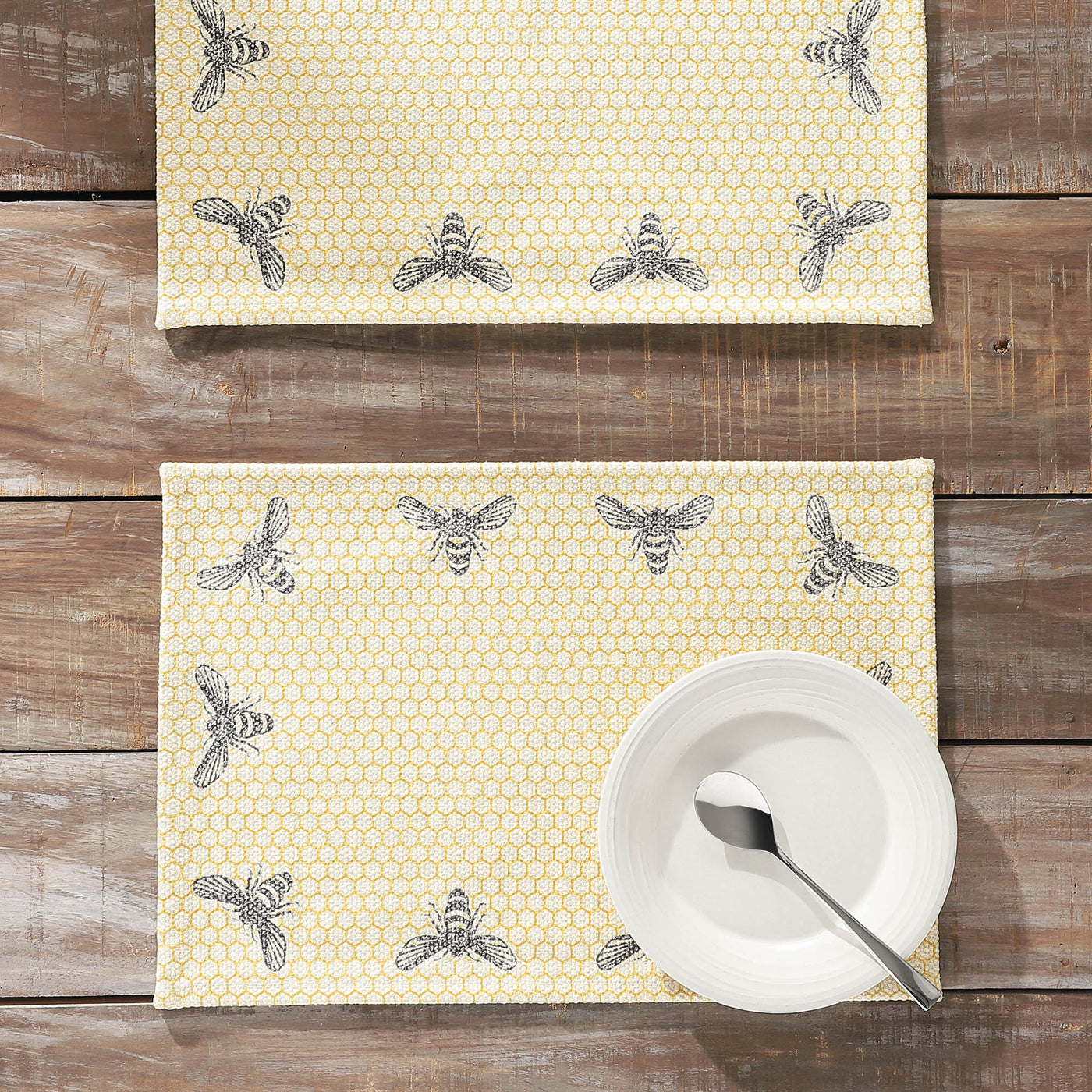 Set of 2 Buzzy Bees Placemats