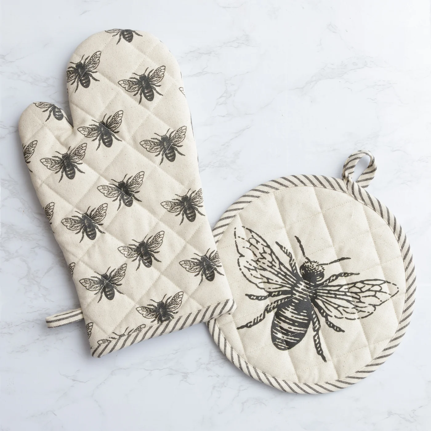 Bee Oven Mitt And Pot Holder