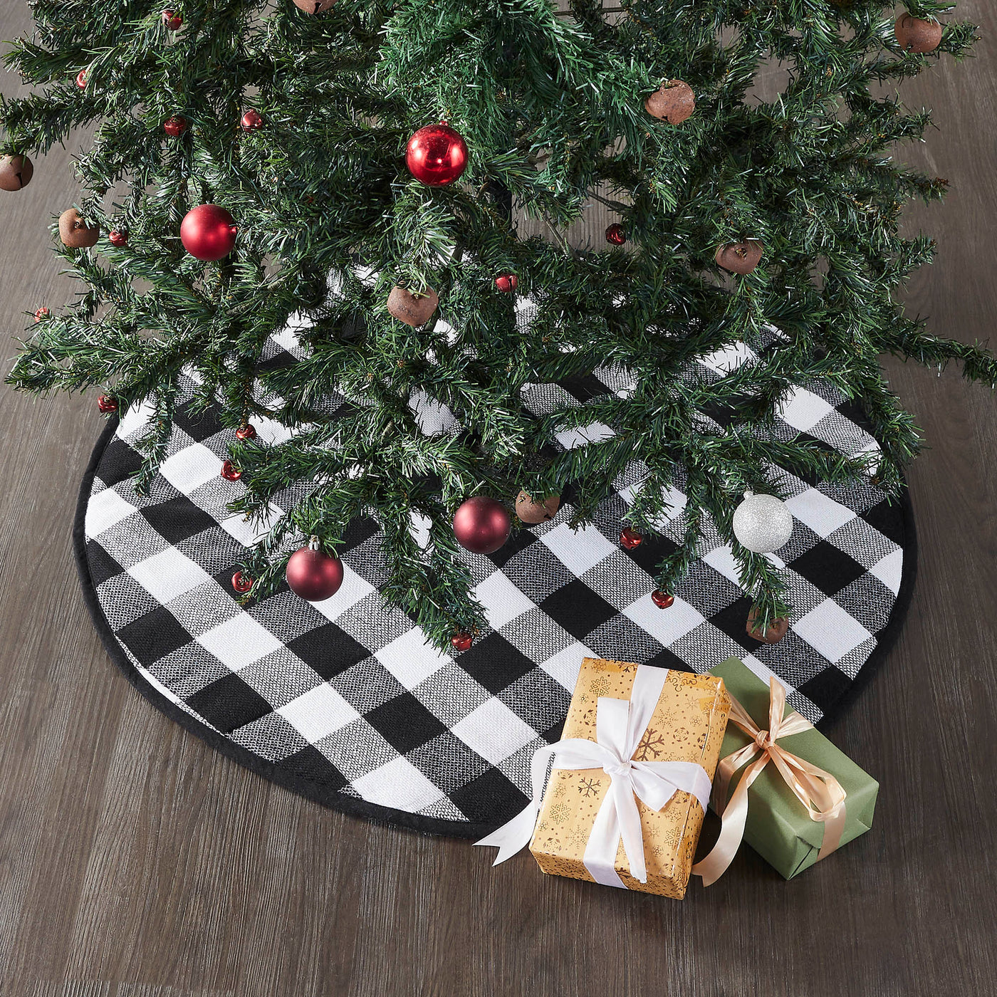 Annie Black Check Christmas Tree Skirt 36" Diameter