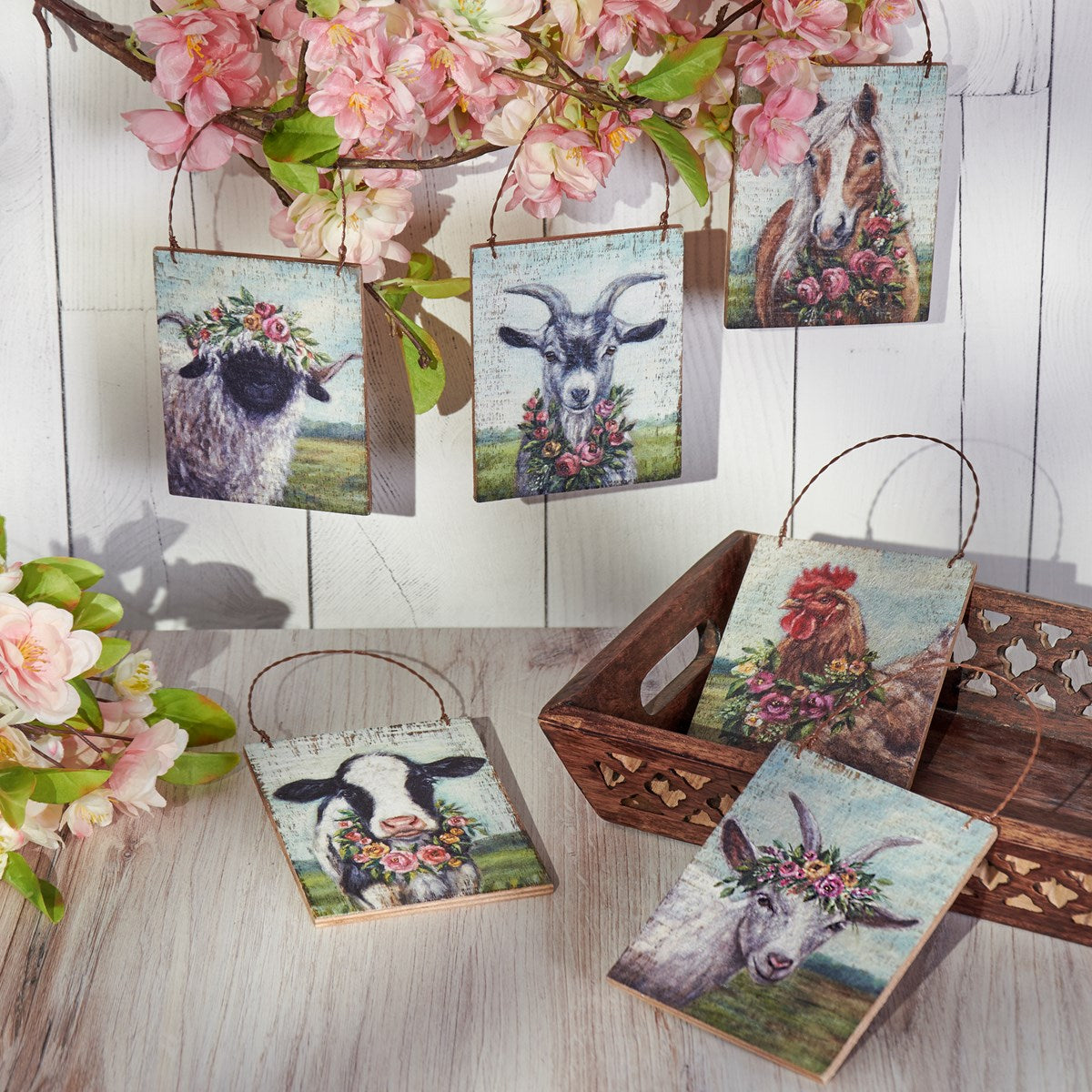 Set of 6 Farmhouse Animals With Floral Wreaths Ornament Set