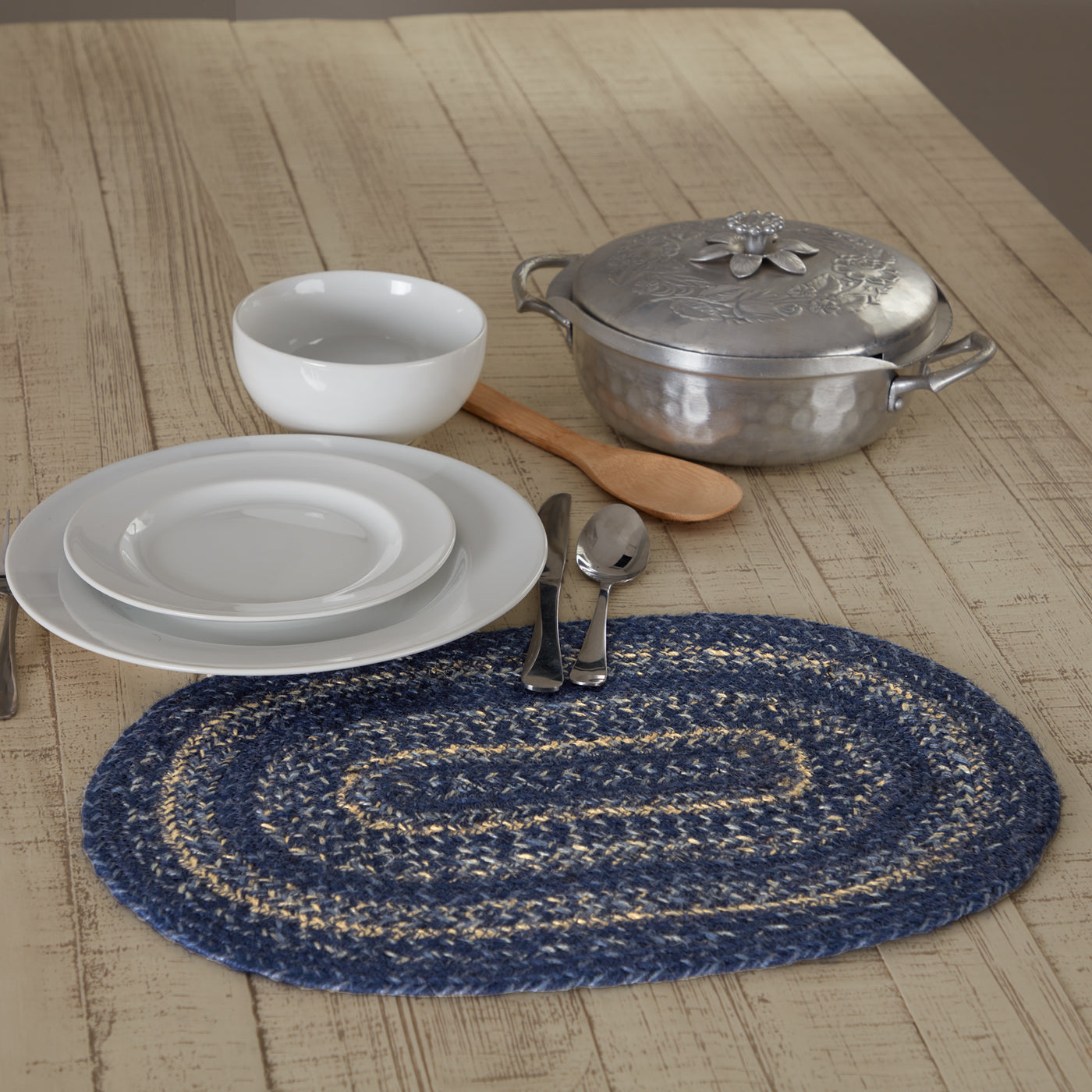 Great Falls Blue Jute Oval Placemat 12'' x 18''