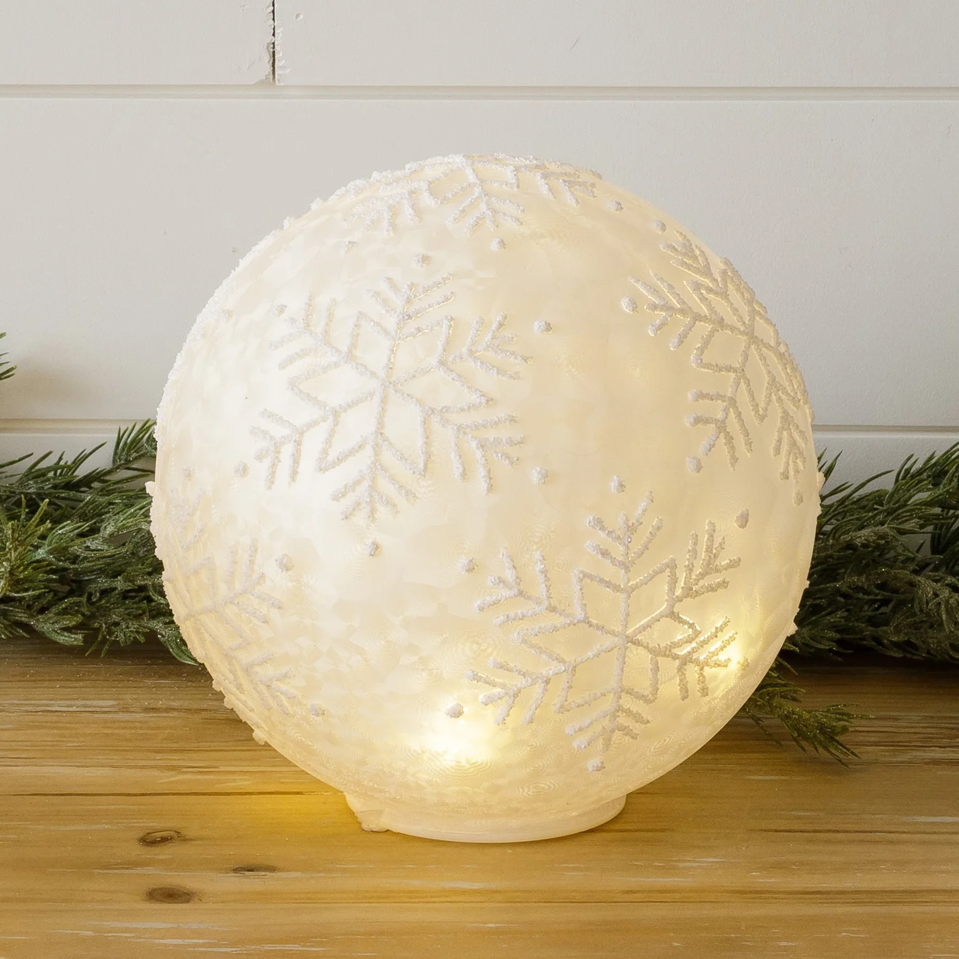 💙 Snowflakes 8" Lighted Glass Ball Decoration